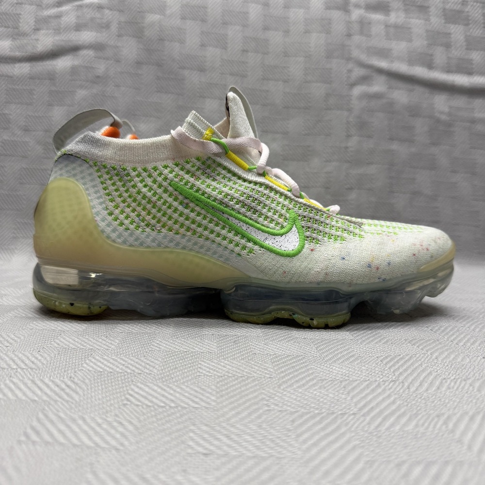 Nike Air VaporMax Flyknit Feel Love Womens Size‎ 9 Green FD0871-100
